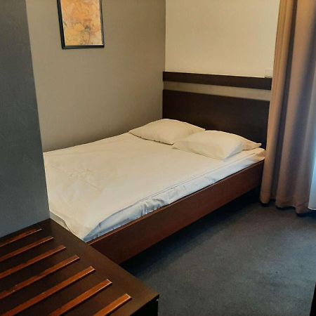 Pokoje Goscinne Teczowa Luban Esterno foto