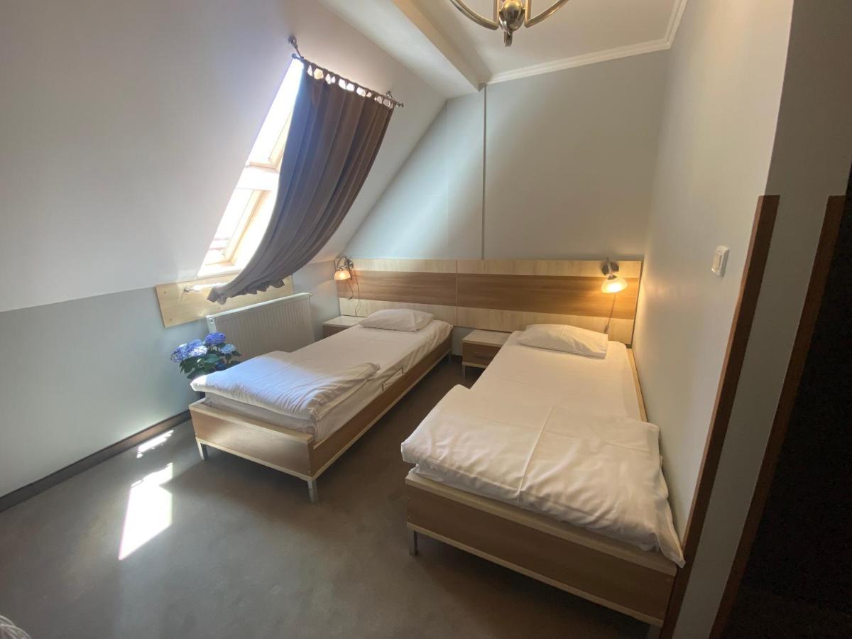 Pokoje Goscinne Teczowa Luban Esterno foto