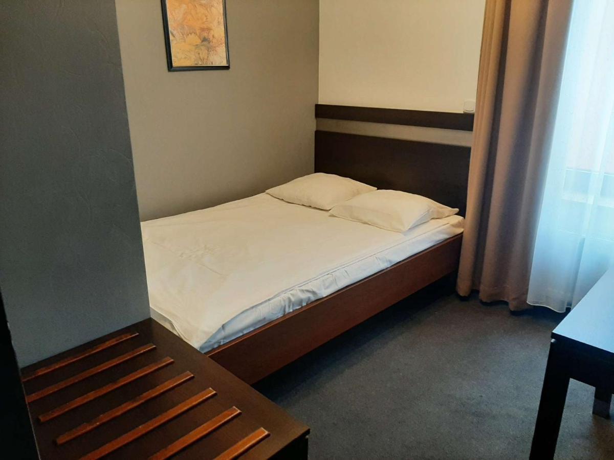 Pokoje Goscinne Teczowa Luban Esterno foto