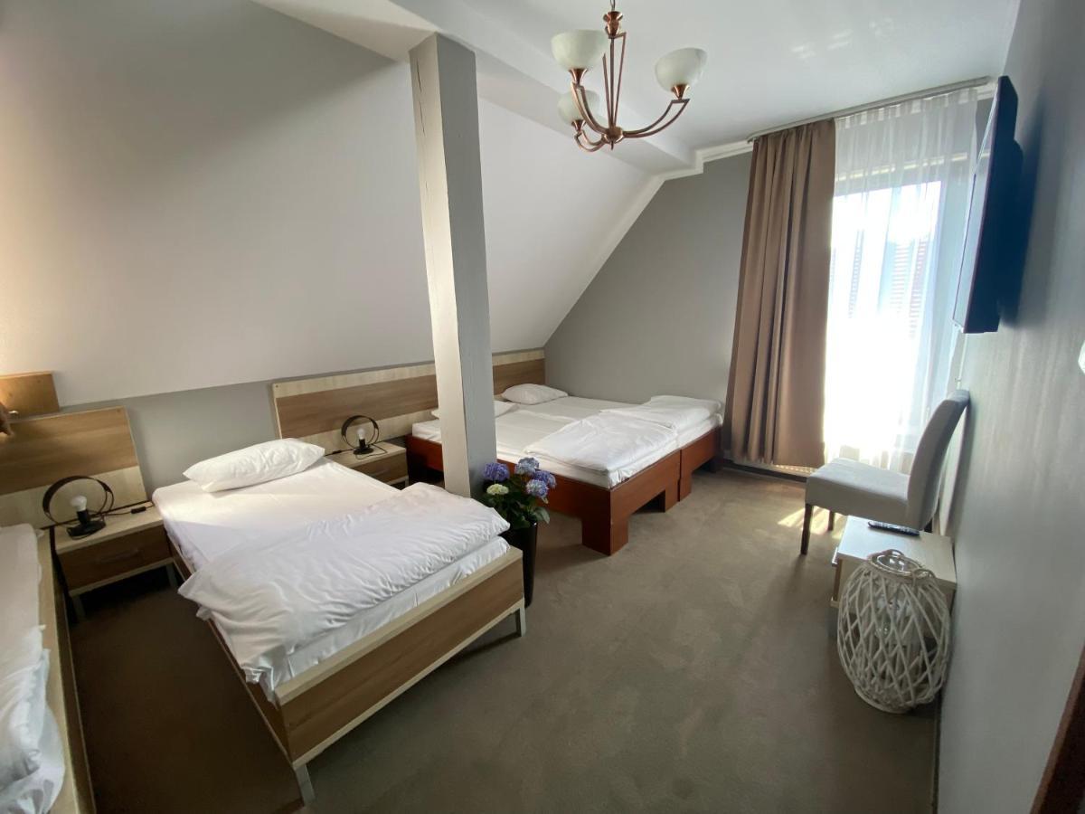 Pokoje Goscinne Teczowa Luban Esterno foto